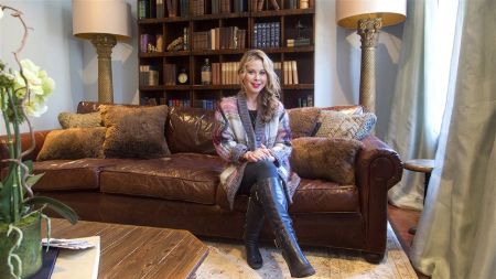 Tara Lipinski owns a luxury home in Manhattan.